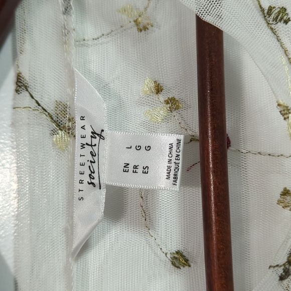 2/$30 Streetwear Society Sheer Floral Top - Picture 5 of 6